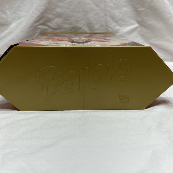 Happy Holidays Barbie - Picture 9 of 9